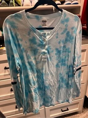 PINK Victoria's Secret Light Blue and White Tie-Dye Henley Top